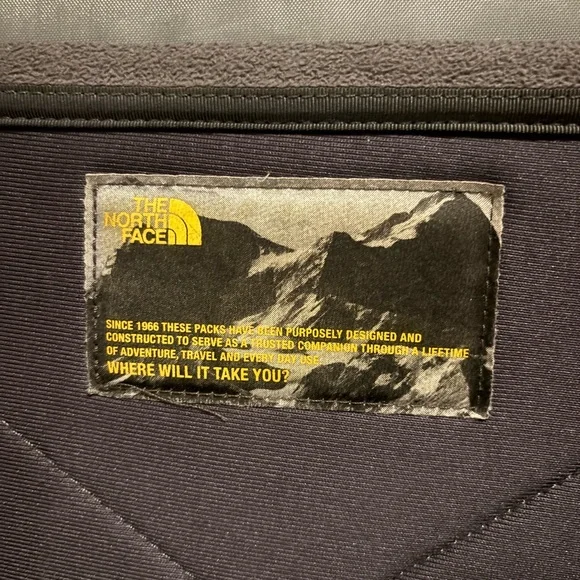 The North Face Charcoal Backpack with Gold Accents , unisex - Picture 4 of 7
